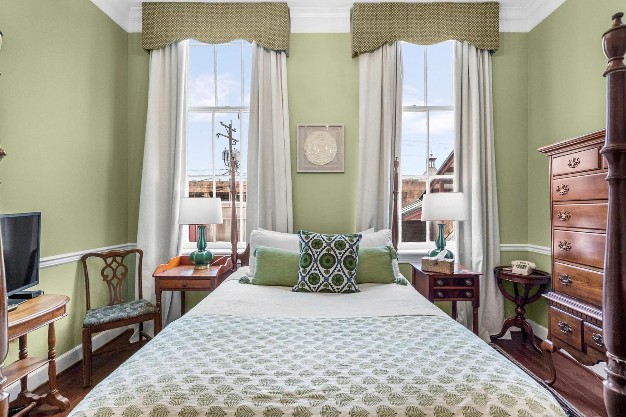 Leesburg Colonial Inn Extérieur photo