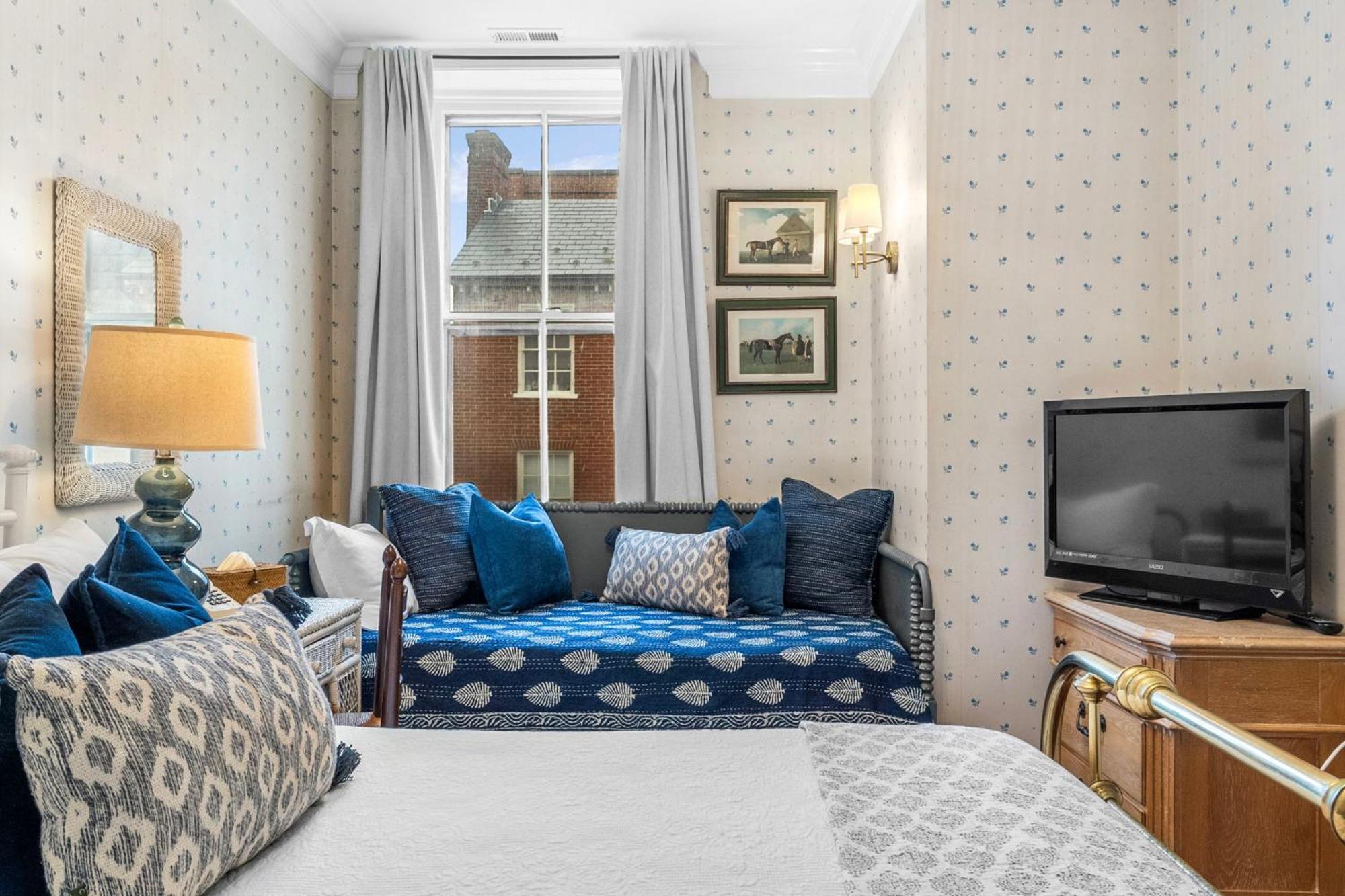 Leesburg Colonial Inn Extérieur photo